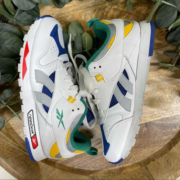 Reebok - Classic Leather Running Sneakers 4Y - Picture 2 of 14